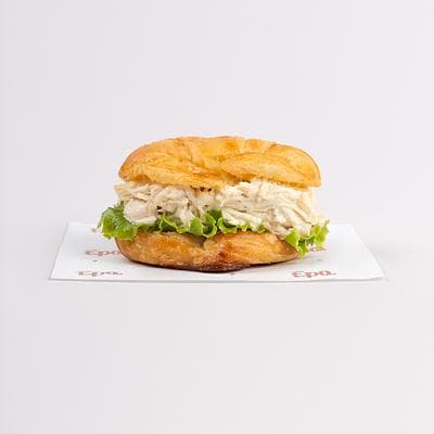 bocaditos de mini croissants con pollo